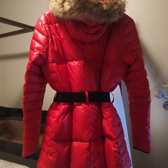 NWOT Marc New York Andew Marc Red Puffer Coyote Fur Hood Large - Picture 7 of 14